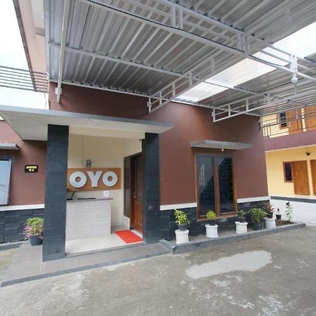 Oyo 347 Bayang Brothers Guest House Maguwo Luaran gambar