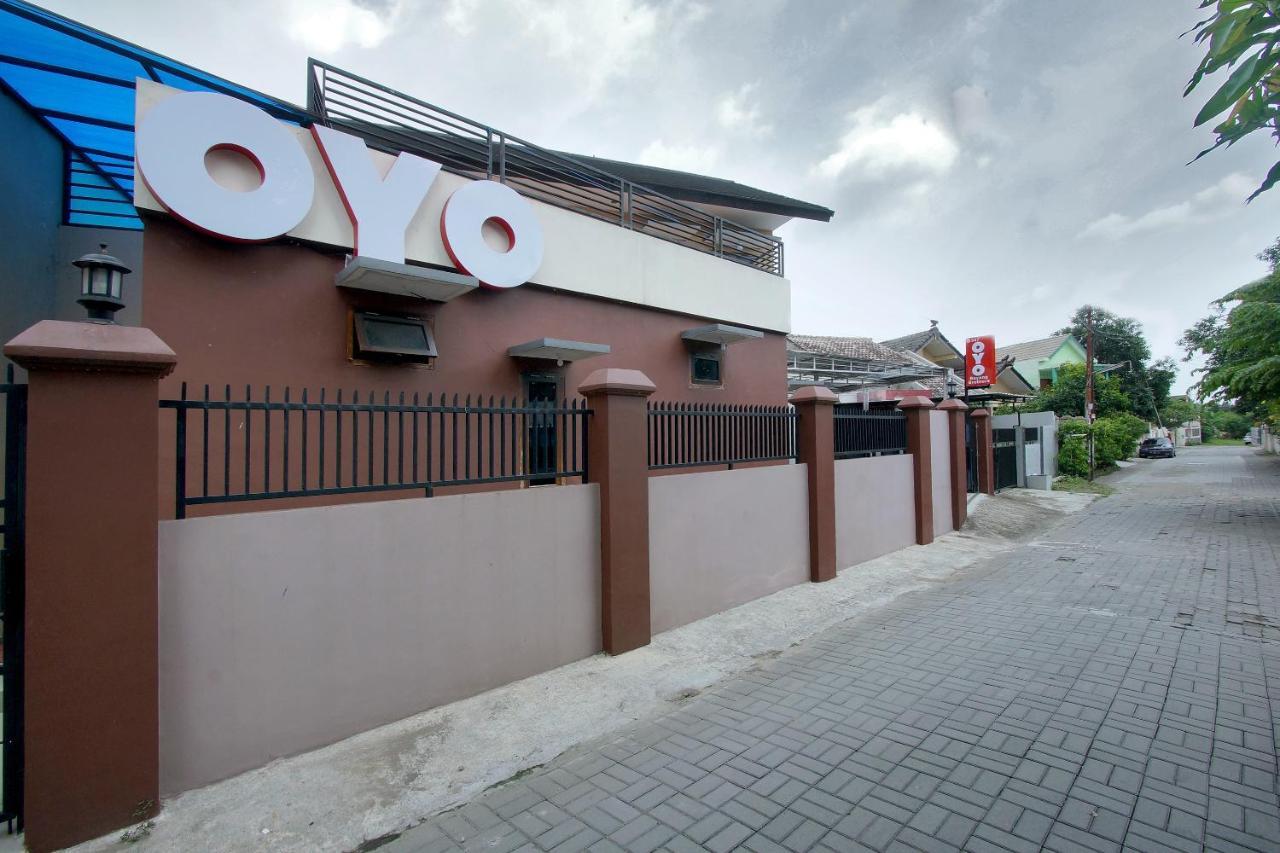 Oyo 347 Bayang Brothers Guest House Maguwo Luaran gambar