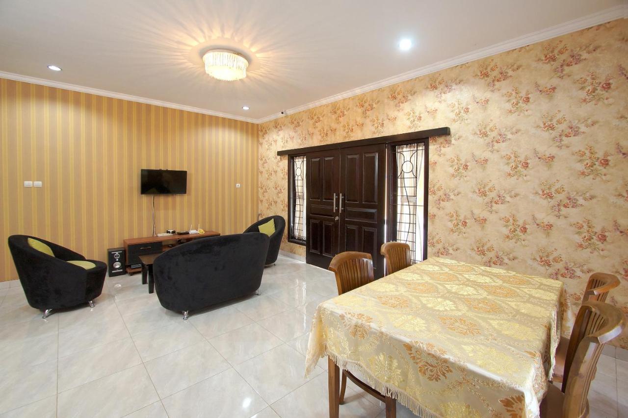 Oyo 347 Bayang Brothers Guest House Maguwo Luaran gambar
