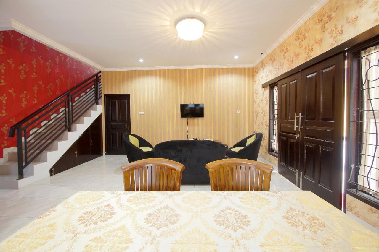 Oyo 347 Bayang Brothers Guest House Maguwo Luaran gambar