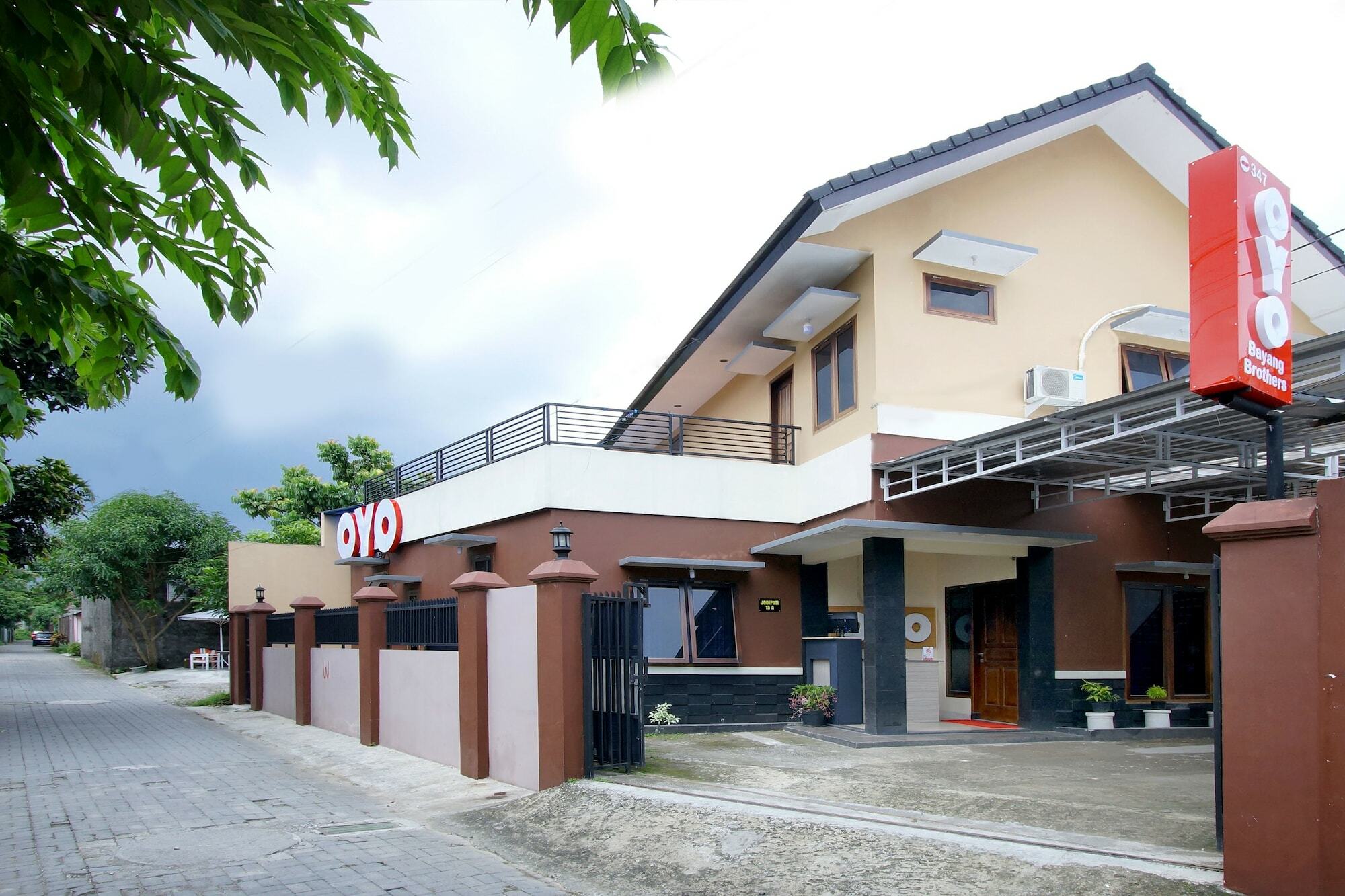 Oyo 347 Bayang Brothers Guest House Maguwo Luaran gambar